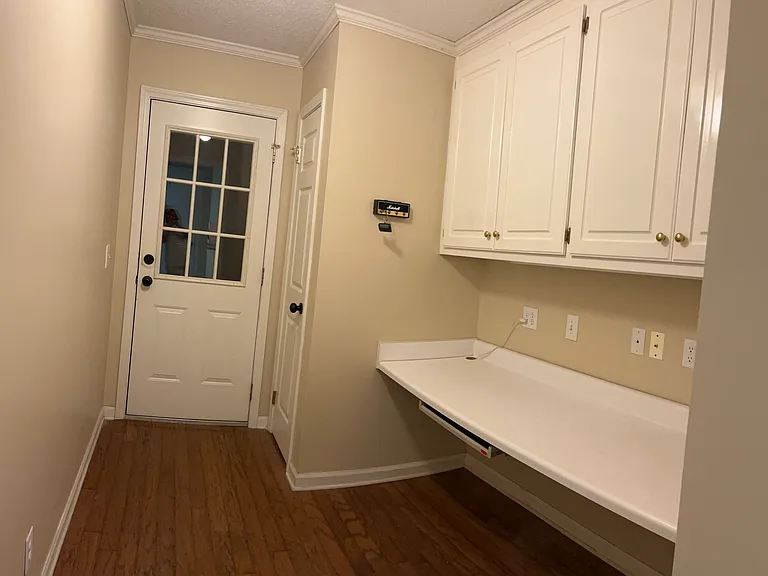 2101 Fox Ridge Rd — Photo 11