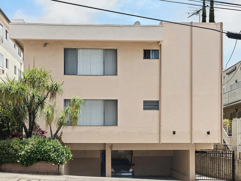 1544 N Fuller Ave #7