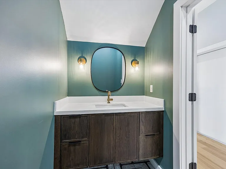 304 Hogan St — Photo 23
