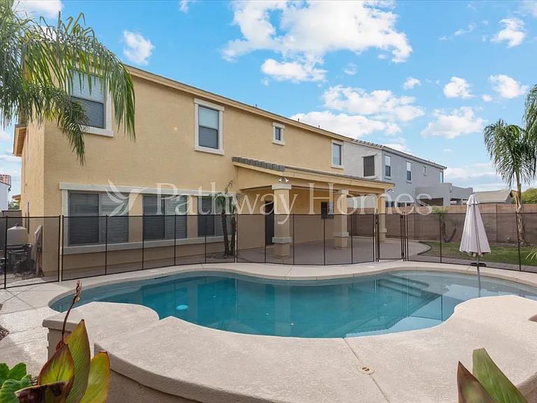 17762 W Watson Ln — Photo 19