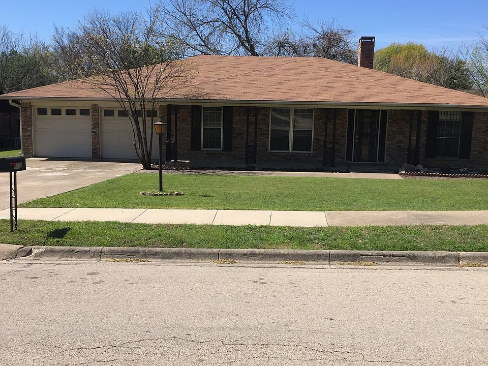 1st image of 113 Lakeway Dr