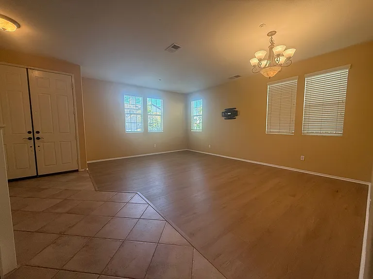 10058 Baylee Ln — Photo 2