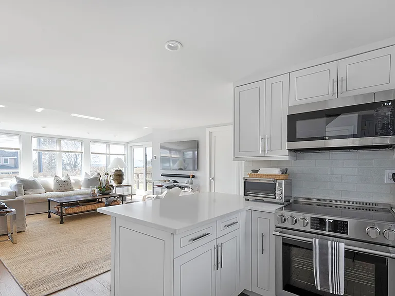 23 Landing Ln — Photo 6