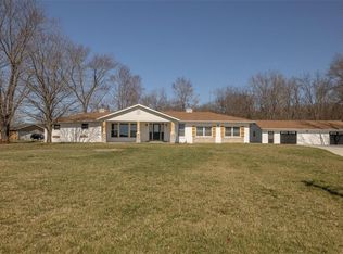 1297 Brownsmill Rd, Elsberry, MO 63343