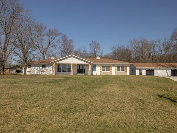 1297 Brownsmill Rd, Elsberry, MO 63343