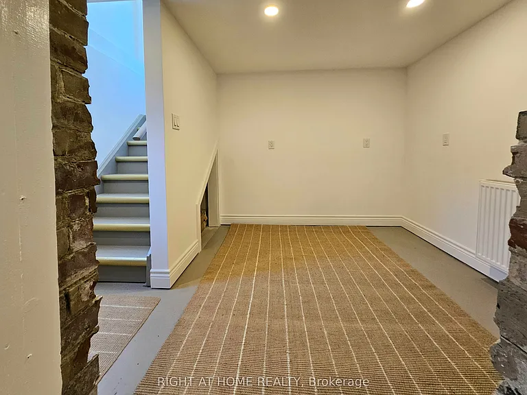 263 Keele St — Photo 7