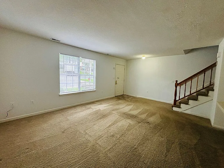 850 Patrick Henry Dr — Photo 5