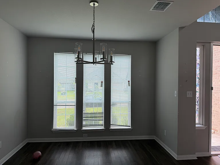 717 Hollyhock Dr — Photo 6