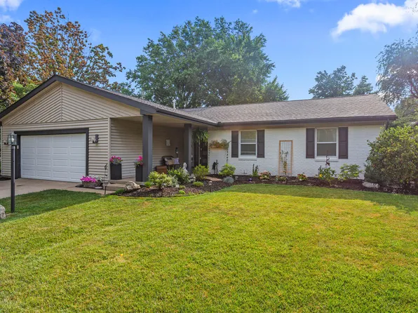 1806 Floral Park Dr, Savoy, IL 61874