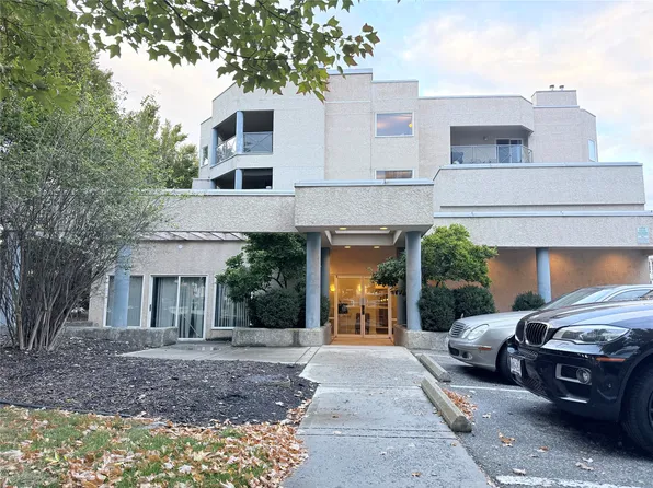 3115 De Montreuil Ct #407, Kelowna, BC V1W 3W1