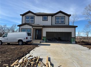 20786 Emerald St, Spring Hill, KS 66083