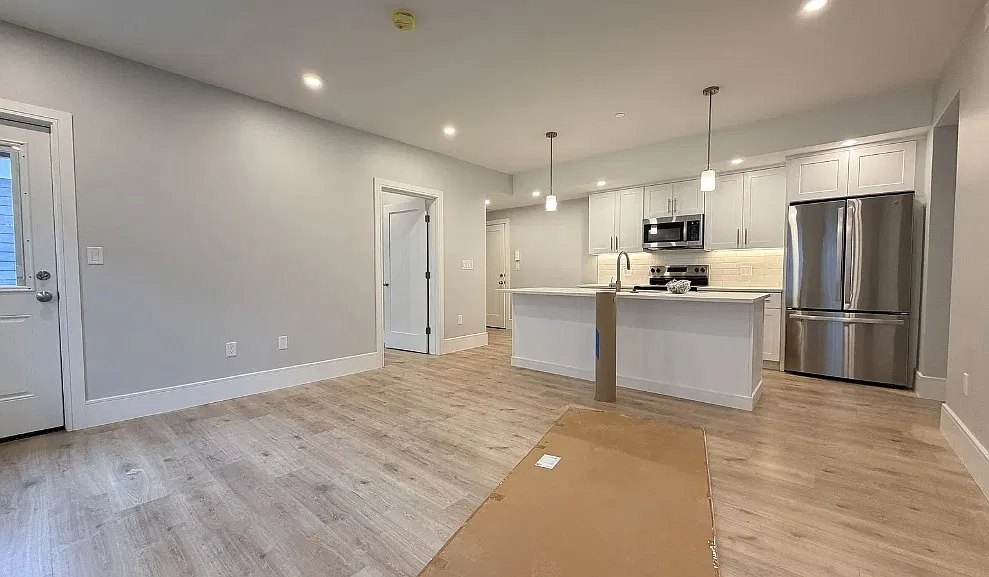 4 bed, $5,500 — Photo 3