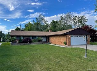 25448 Rouge River Dr, Dearborn Heights, MI 48127