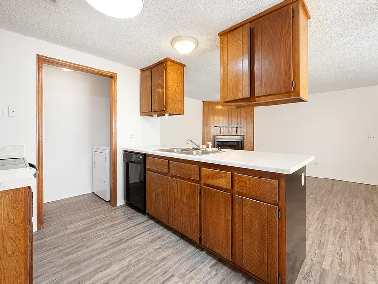 308 Corona Dr — Photo 5