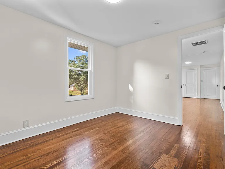 110 Sherman Ave #B — Photo 10