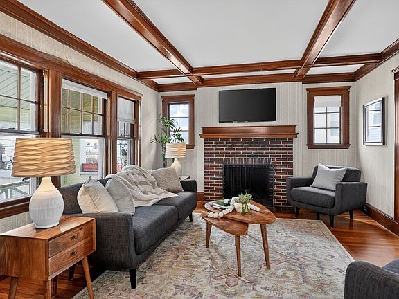 2nd image of 396 School St Unit 396