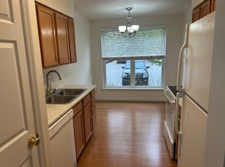 1924 Green Rd #202, Saint Louis, MO 63129