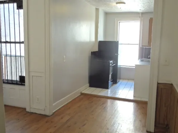 832 Washington Avenue image 1 of 11