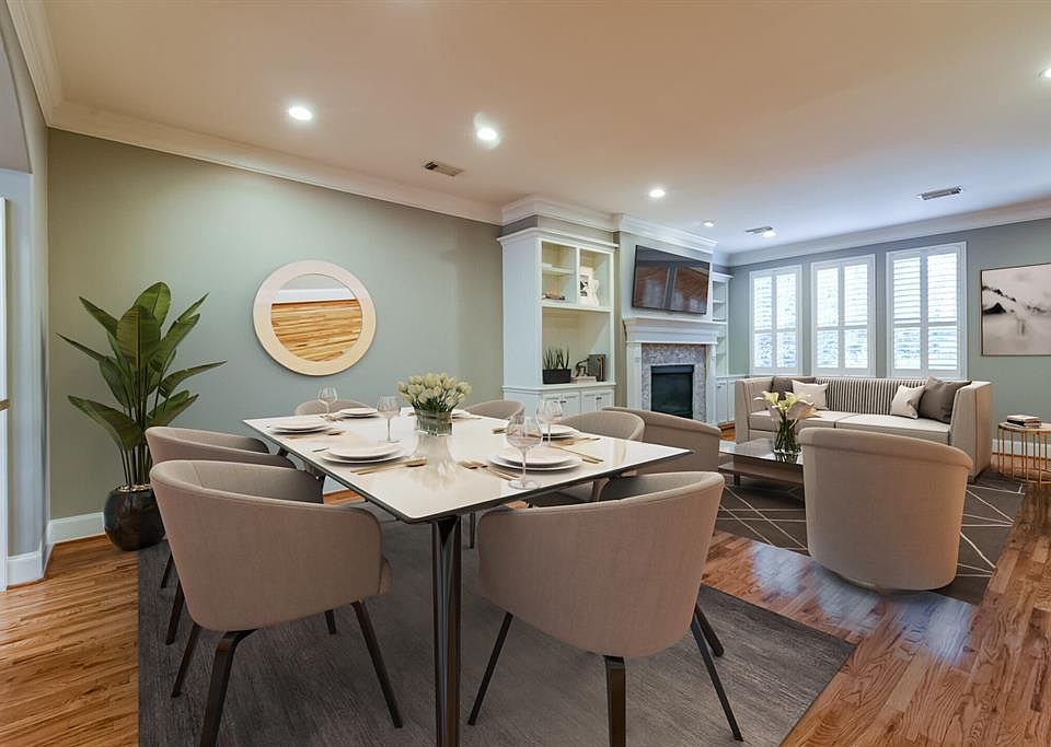 Relax in your urban oasis(virtually staged)