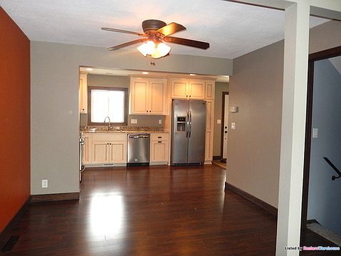 3rd image of 5523 E Oberlin Cir NE