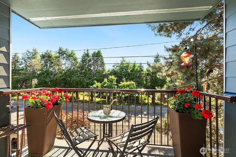 5th image of 3045 20th Avenue W #202