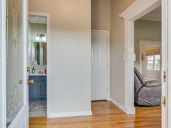 5th image of 140 Old Mill Ct