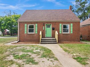 556 Ellsworth St, Gary, IN 46404