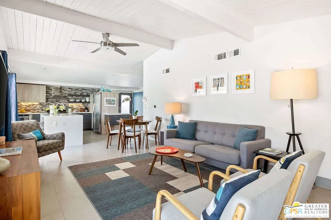 3 bed, 2.0 bath, 1225 sqft, $4,600 — Photo 3