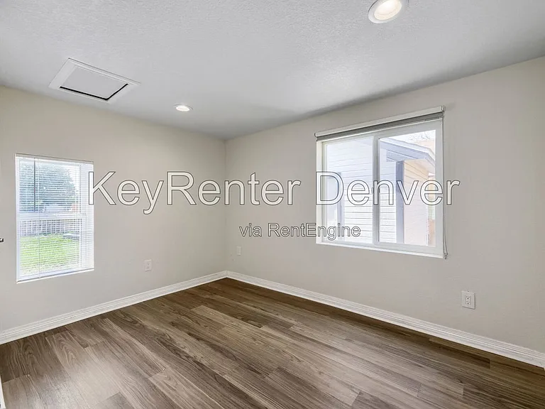 2072 Emporia St — Photo 11
