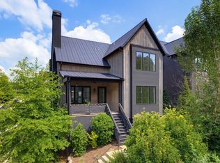 304 Mado Ln, Chattahoochee Hills, GA 30268