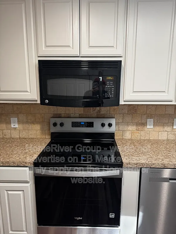3 bed, 2.0 bath, 1701 sqft, $2,595 — Photo 3
