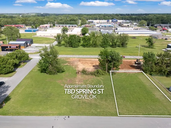 2113 S Spring St, Grove, OK 74344