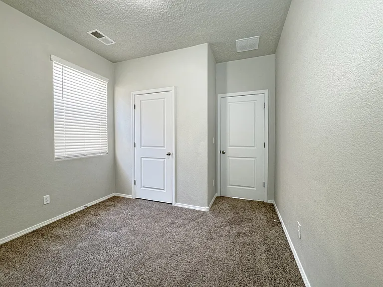 4143 Summit Park Rd NE — Photo 18