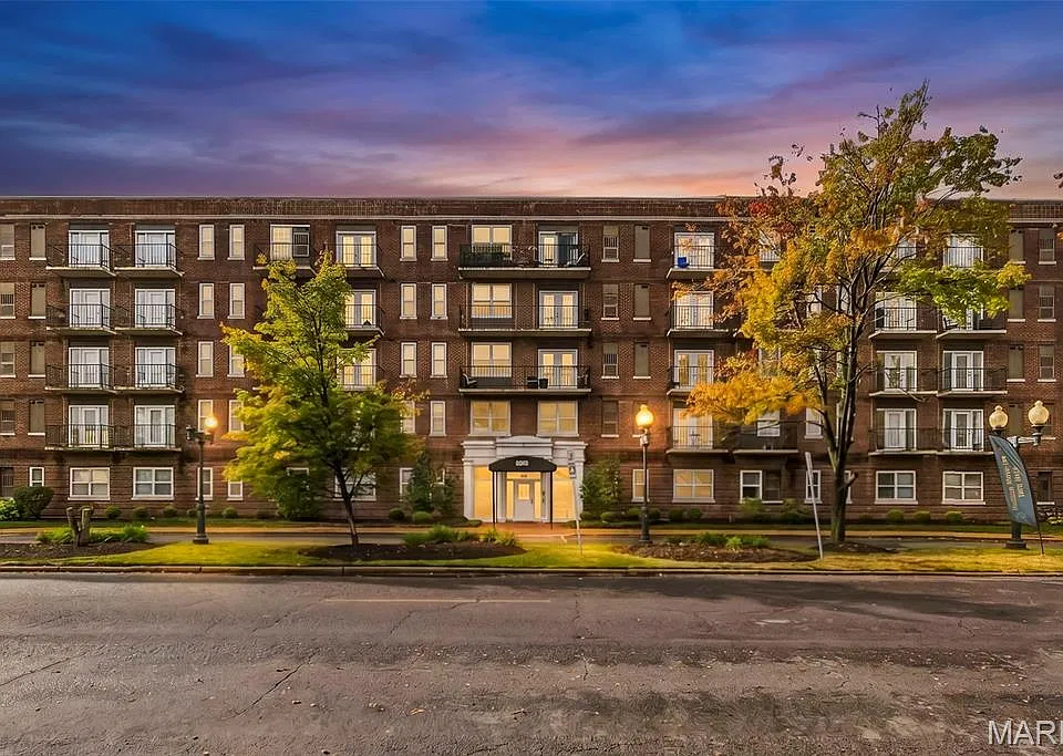 5630 Pershing Ave #40