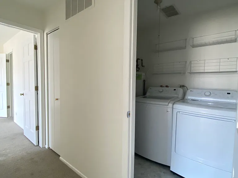 914 Van Buren Ct — Photo 24