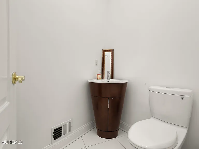 12 Riviera Dr — Photo 11