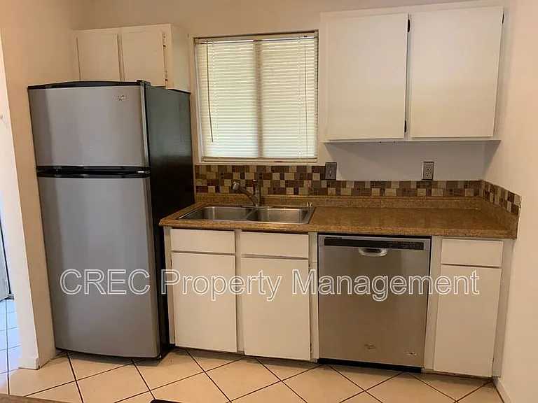 2736 Jobee Dr #3 — Photo 8