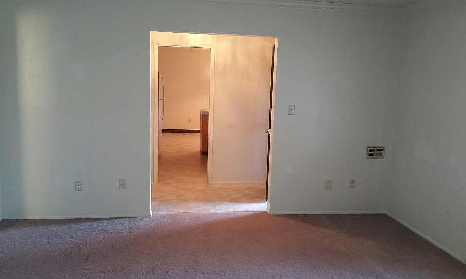1st image of 2815 N West Ave