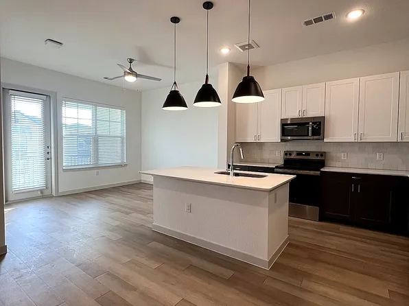 (undisclosed Address), Del Valle, TX 78617