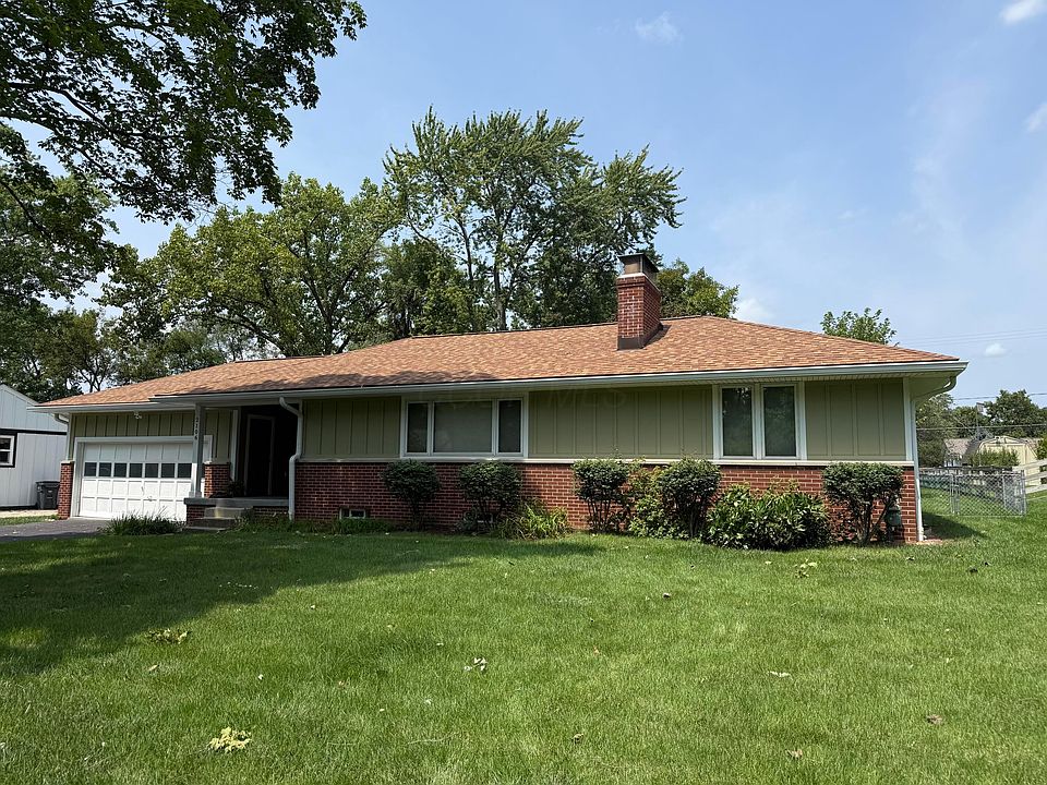 2nd image of 2106 Springhill Dr