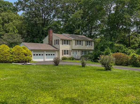 45 Arapaho Road, Brookfield, CT 06804