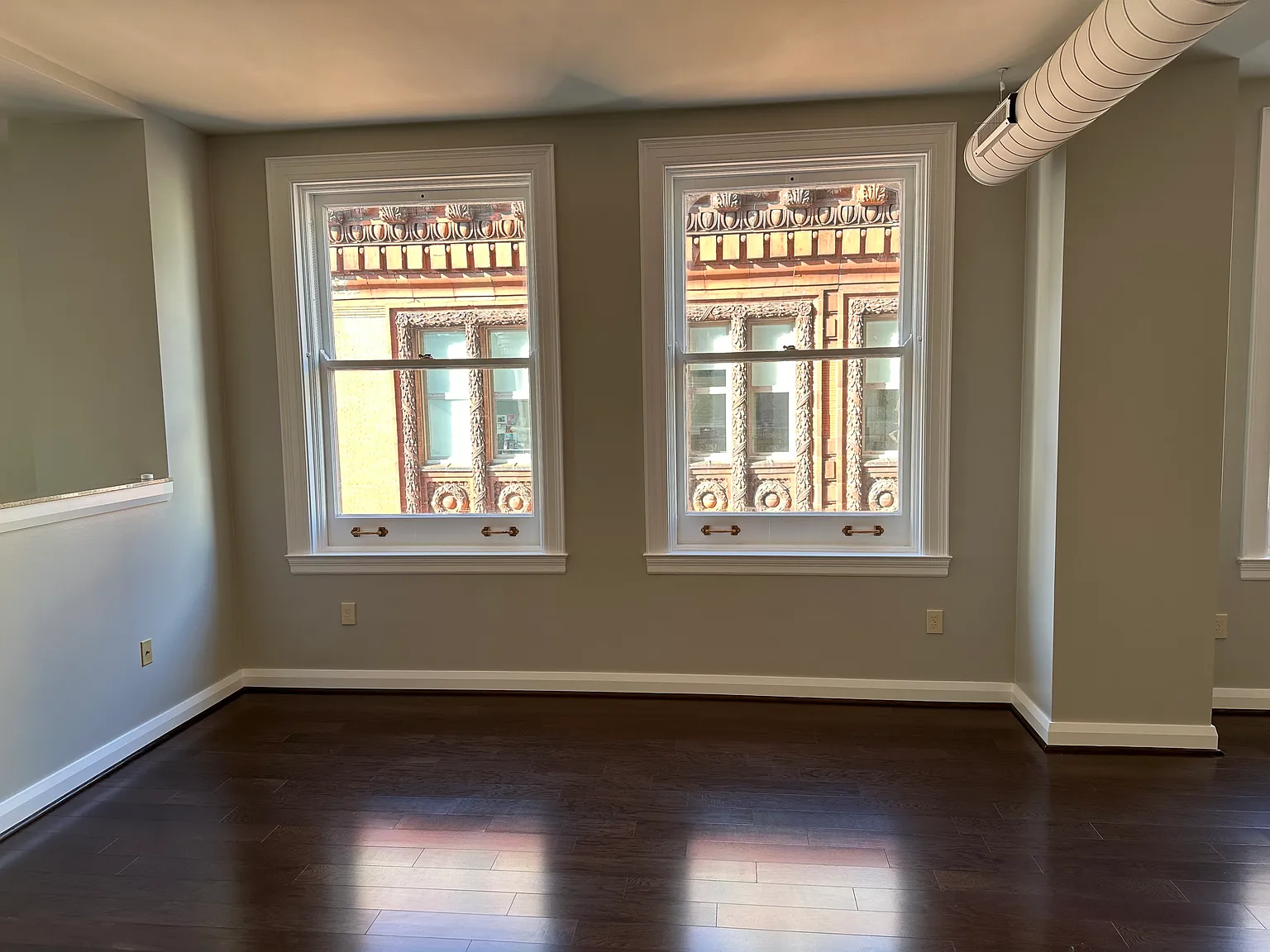 2 bed, 2.5 bath, 2200 sqft, $3,400 — Photo 4