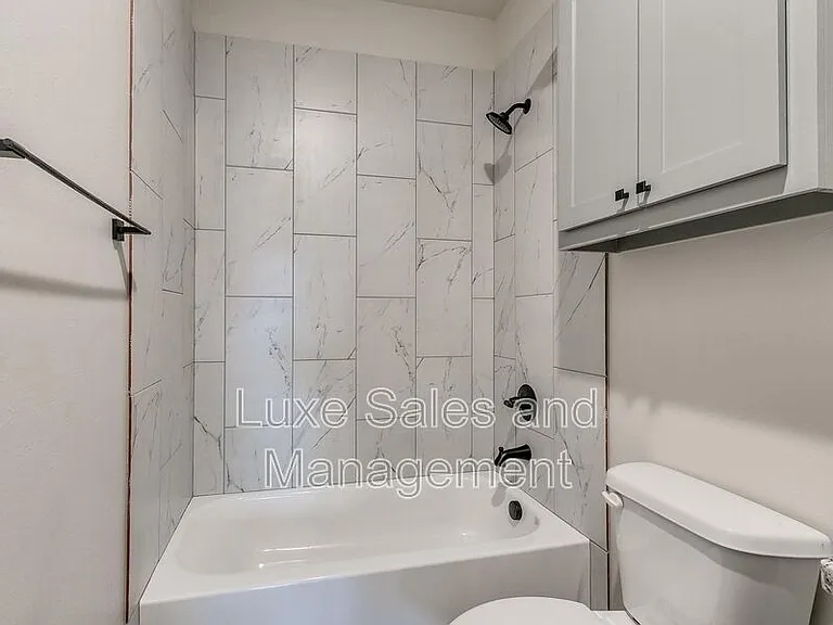 8002 NW 105th Ter — Photo 24