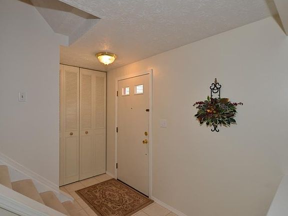 3rd image of 4640 N Landing Trce