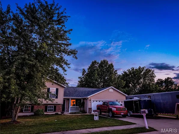 500 Candlestick Ct, Warrenton, MO 63383