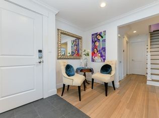 646 Newton St #1, Brookline, MA 02467