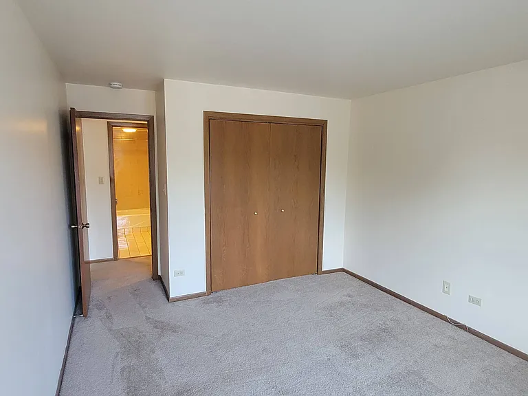 805 Oakton St — Photo 22