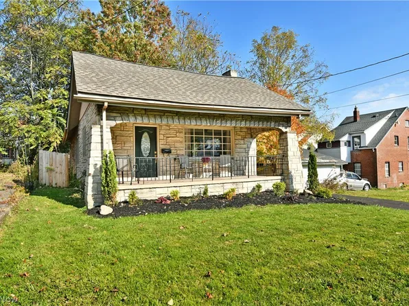 214 W Dennick Ave, Youngstown, OH 44504