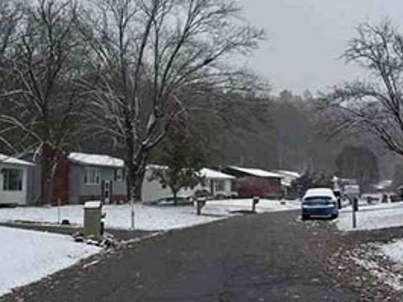 Exterior Neighborhood (street photo)