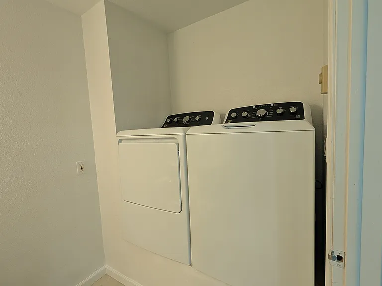 404 State St #E — Photo 6